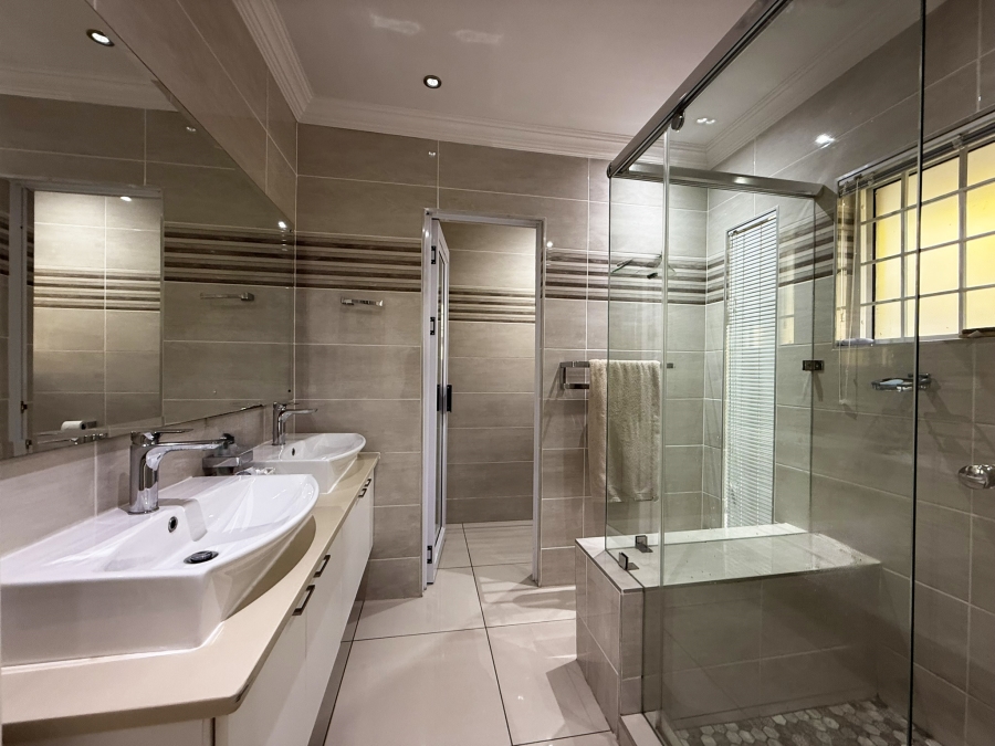 3 Bedroom Property for Sale in Van Der Hoff Park North West